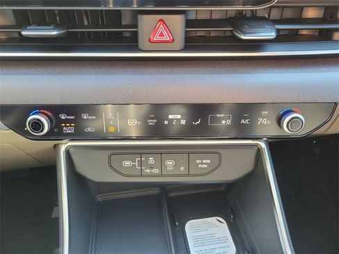 New 2026 Kia Carnival EX image 34