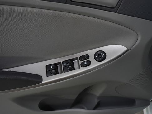 Used 2016 Hyundai Accent SE FWD image 19