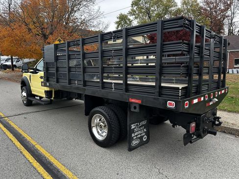 Used 2019 Ford F550 2WD Regular Cab Super Duty image 3