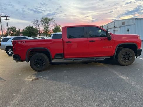 Used 2022 Chevrolet Silverado 2500 Custom w/ Custom Convenience Package image 3