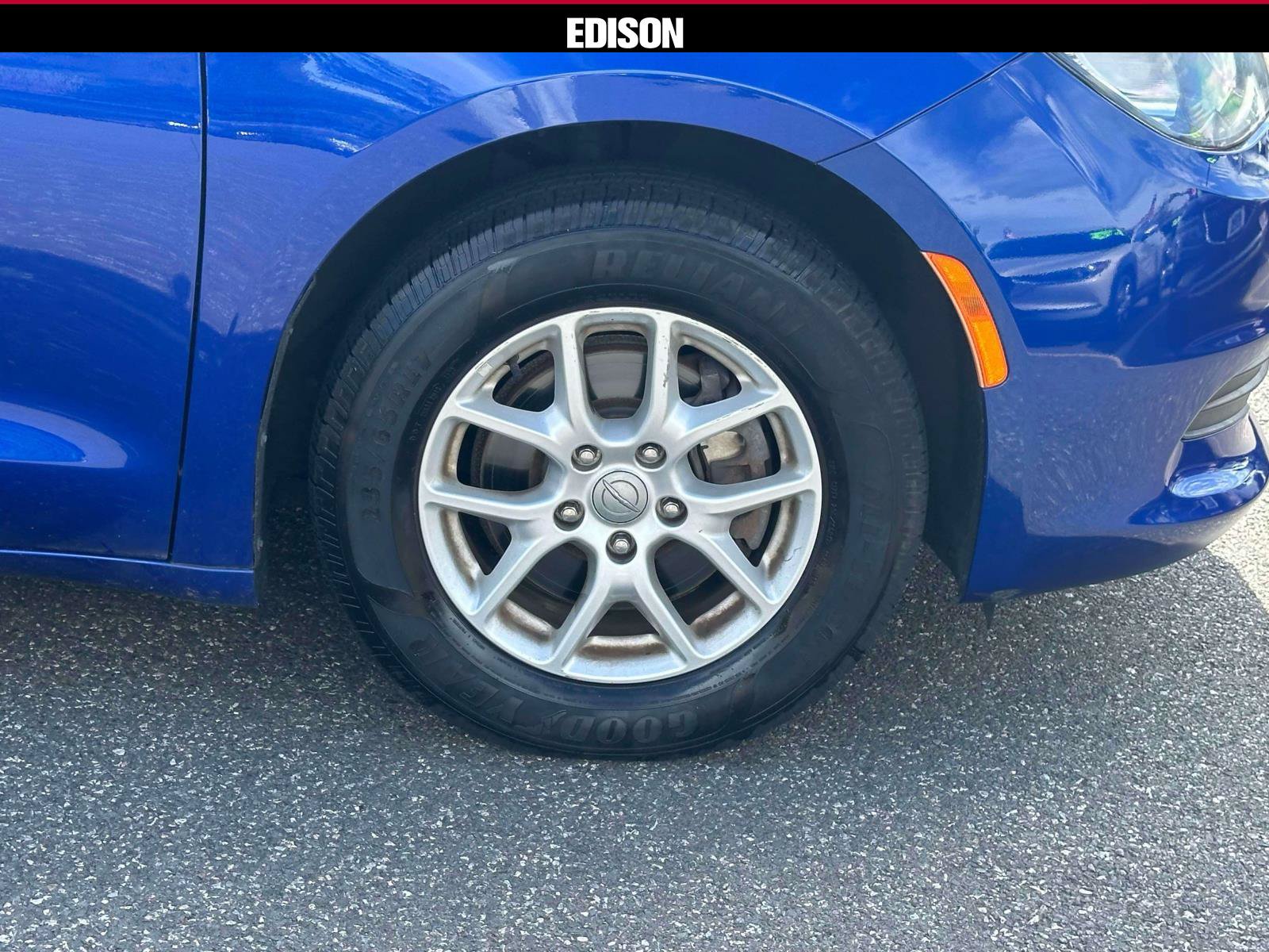 Used 2019 Chrysler Pacifica LX FWD image 6