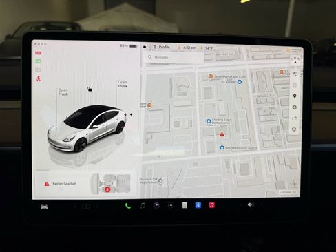 Used 2023 Tesla Model 3 Standard Range image 3