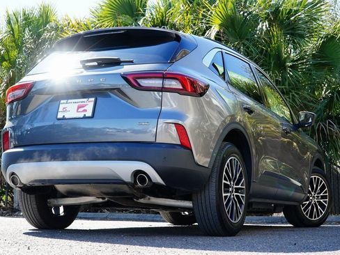 Used 2023 Ford Escape SE FWD image 5