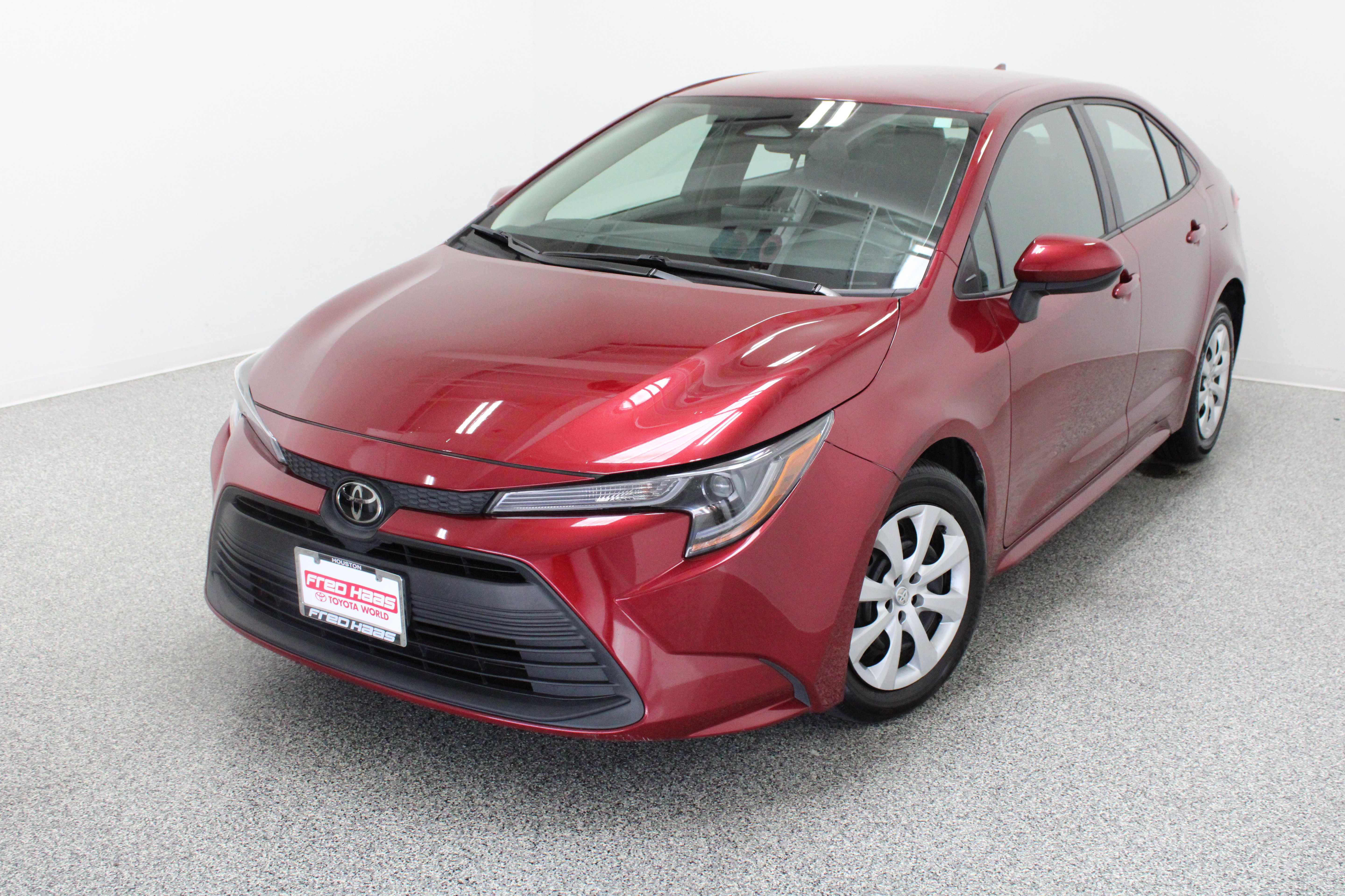 Used 2023 Toyota Corolla LE FWD image 2