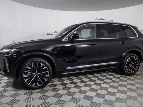Used 2025 Volvo XC90 T8 Plus w/ Protection Package Premier image 11