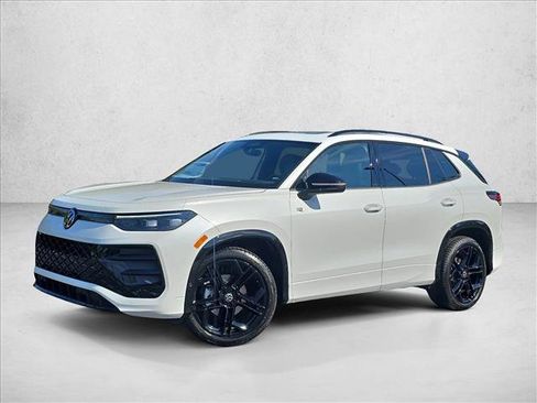 New 2026 Volkswagen Tiguan SE R-Line FWD image 18