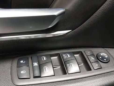 Used 2021 RAM 1500 Big Horn image 25