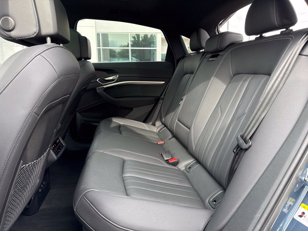 Used 2024 Audi Q8 e-tron Premium Plus w/ Premium Plus Package AWD/4WD image 23