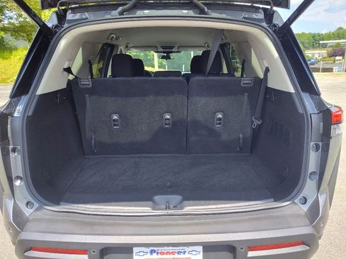 Used 2025 Nissan Pathfinder SV image 10