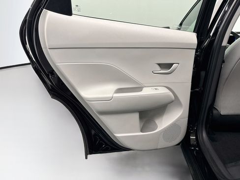 Used 2025 Hyundai Kona SEL FWD image 26