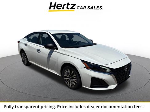 Used 2025 Nissan Altima 2.5 SV FWD image 1