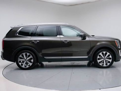 Used 2021 Kia Telluride EX w/ EX Premium Package FWD image 9
