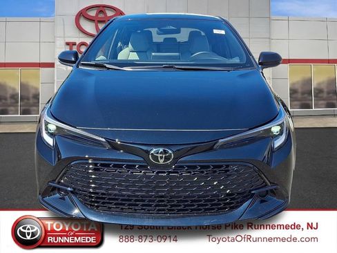Certified 2025 Toyota Corolla SE FWD image 2