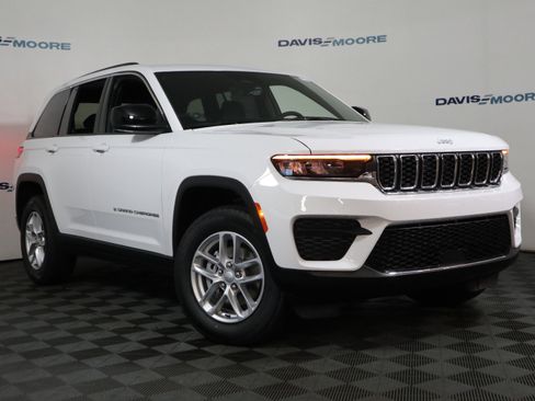 New 2026 Jeep Grand Cherokee Laredo X AWD/4WD image 2