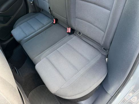 Used 2013 Volkswagen Golf 4-Door FWD image 34