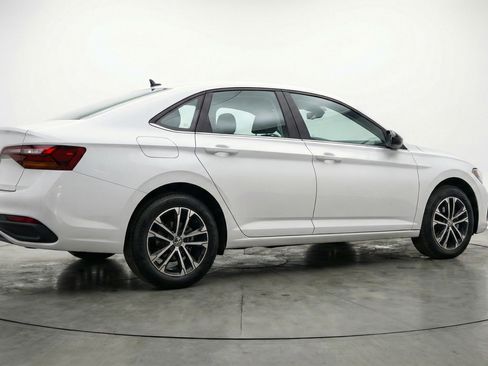 Used 2025 Volkswagen Jetta Sport FWD image 9