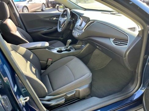 Used 2019 Chevrolet Malibu LT FWD image 21
