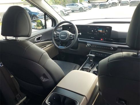 New 2026 Kia Carnival SX image 17