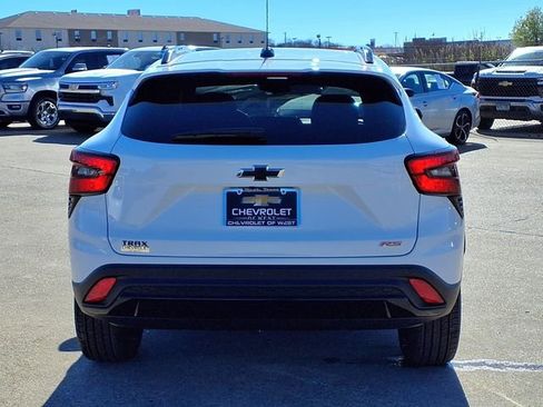 New 2026 Chevrolet Trax RS w/ Sunroof Package FWD image 6