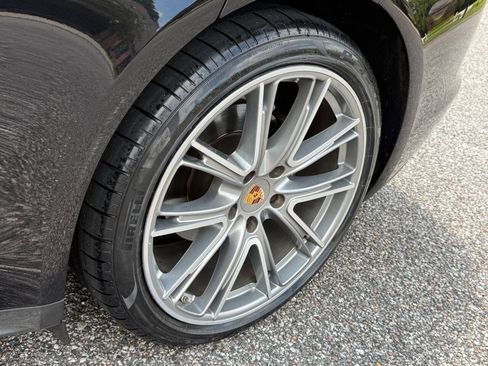 Used 2019 Porsche Panamera RWD image 9
