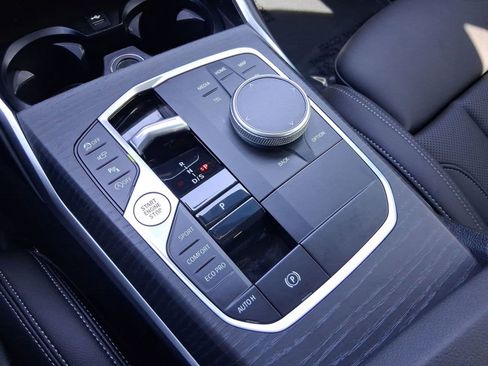 Used 2025 BMW 330i Sedan w/ M Sport Package image 17