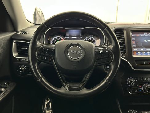 Used 2019 Jeep Cherokee Trailhawk w/ Cold Weather Group image 15