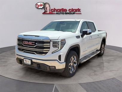 New 2025 GMC Sierra 1500 SLT