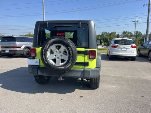 Used 2017 Jeep Wrangler Sport w/ Quick Order Package 24S AWD/4WD image 4