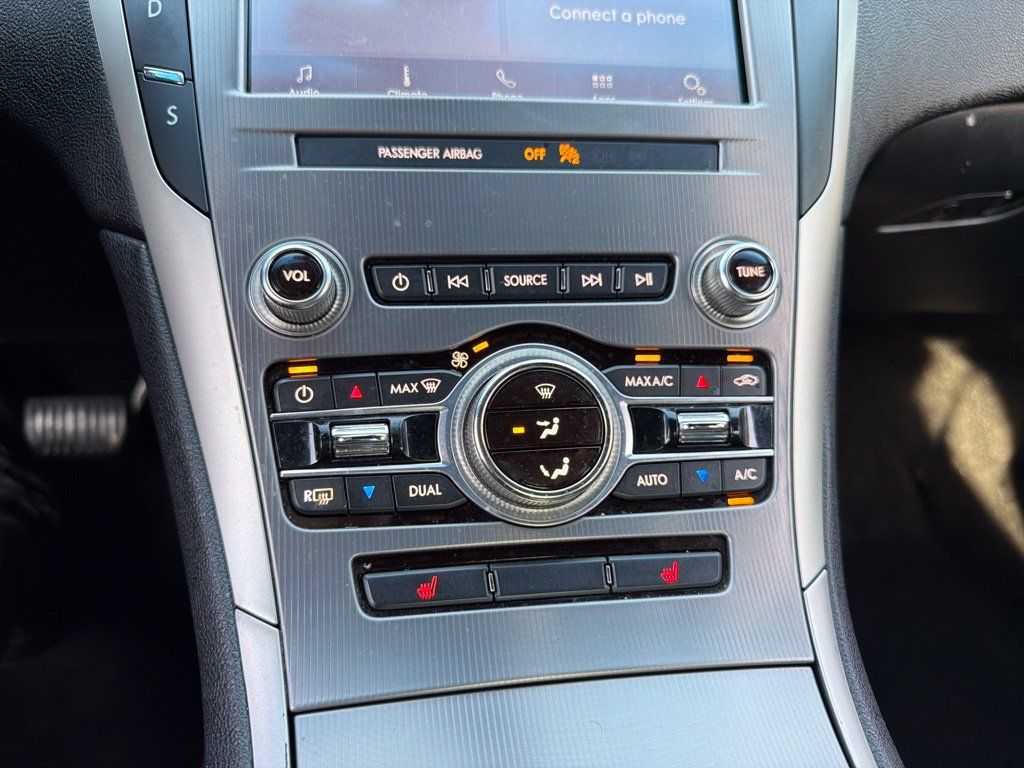 Used 2020 Lincoln MKZ FWD image 12