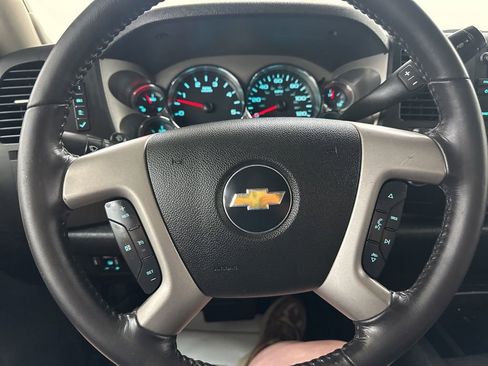 Used 2011 Chevrolet Silverado 2500 LT w/ Interior Plus Package AWD/4WD image 34