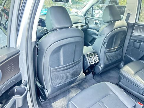 Used 2025 Kia Sorento SX FWD image 12