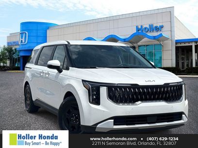 Used 2025 Kia Carnival