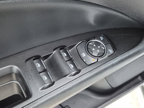 Used 2019 Ford Fusion SEL image 18