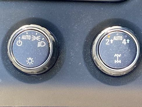 Used 2019 Chevrolet Tahoe LT w/ LT Midnight Edition AWD/4WD image 14