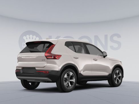 Used 2024 Volvo XC40 B5 Plus w/ Protection Package Premier AWD/4WD image 4