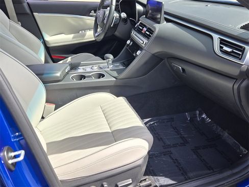 Used 2024 Genesis G70 3.3T Advanced image 16