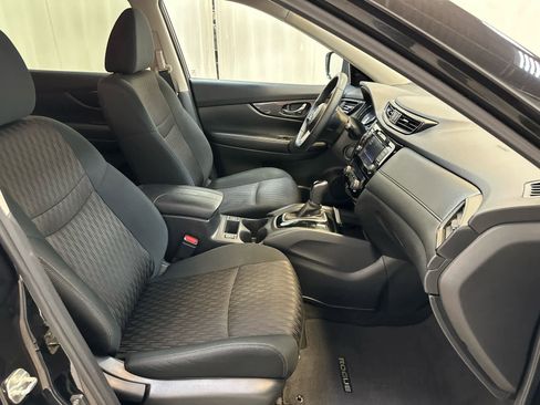 Certified 2019 Nissan Rogue SV image 13