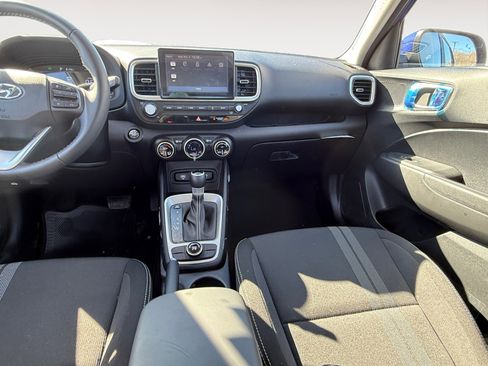 New 2025 Hyundai Venue SEL image 11