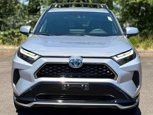 Used 2024 Toyota RAV4 SE w/ Weather & Moonroof Package AWD/4WD image 8
