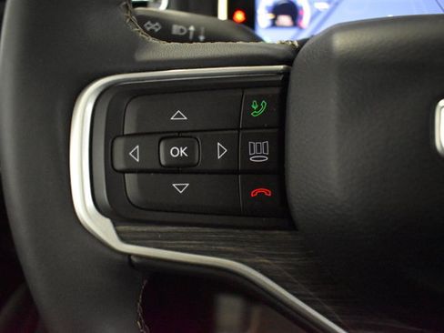 Used 2022 Jeep Wagoneer Series III AWD/4WD image 21