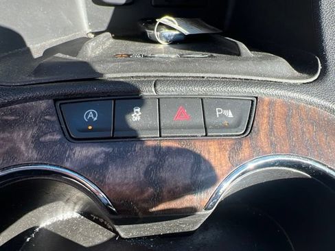 Used 2020 GMC Acadia Denali w/ Technology Package FWD image 32