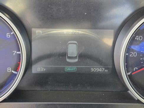 Certified 2024 Kia Carnival LX image 25