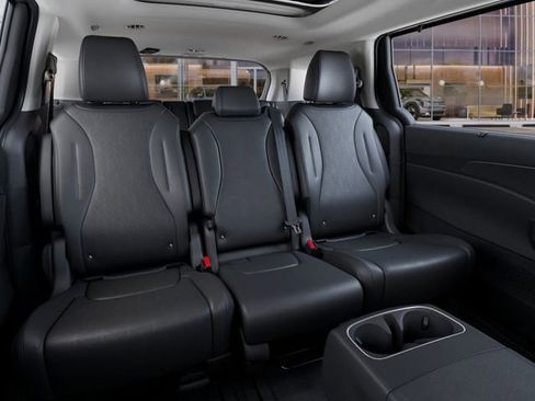 New 2026 Kia Carnival Hybrid FWD image 16