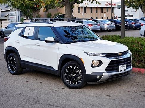 Used 2022 Chevrolet TrailBlazer LT w/ Convenience Package image 3