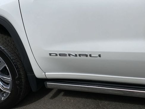 Used 2024 GMC Sierra 1500 Denali AWD/4WD image 10