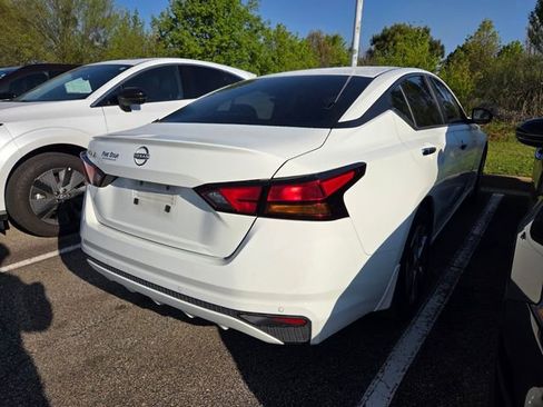 Used 2024 Nissan Altima 2.5 S image 11