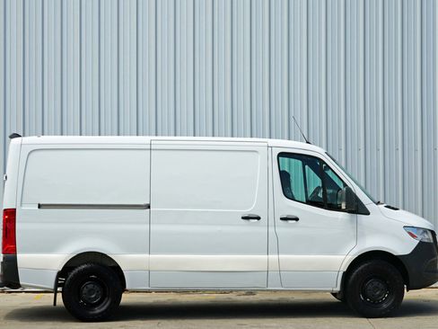 Used 2019 Mercedes-Benz Sprinter 1500 w/ Front Bench Seat Package image 37