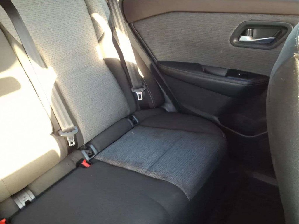 Used 2023 Nissan Rogue SV FWD image 18