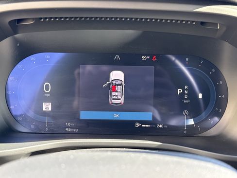 Used 2025 Volvo XC40 B5 Core image 21