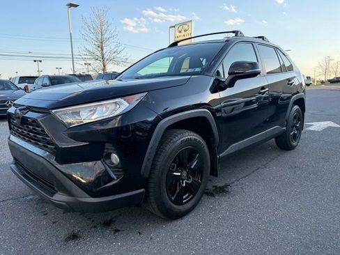 Used 2021 Toyota RAV4 XLE w/ Convenience Package image 5